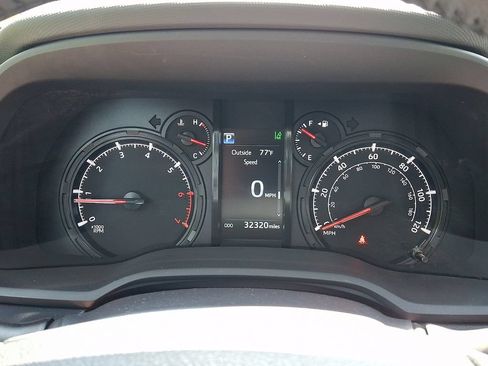 Used 2022 Toyota 4Runner SR5 AWD/4WD image 20