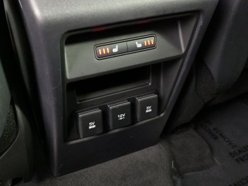 Used 2018 Land Rover Discovery Sport HSE AWD/4WD image 36