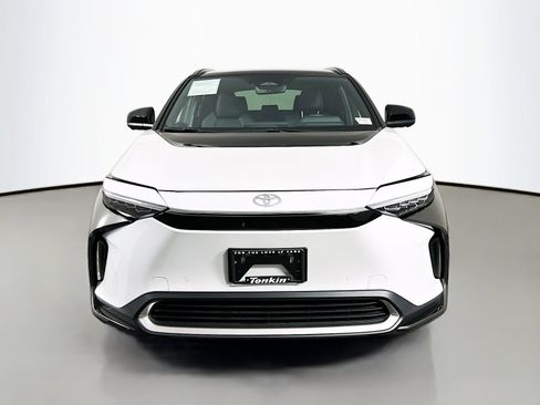 Used 2024 Toyota bZ4X AWD image 2