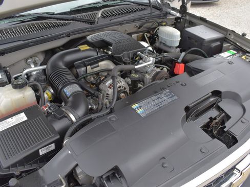 Used 2005 Chevrolet Silverado 2500 LT w/ Heavy-Duty Power Package AWD/4WD image 27