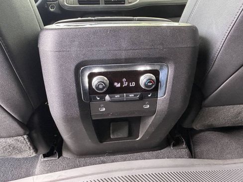 Used 2023 GMC Yukon SLT w/ SLT Premium Package AWD/4WD image 30