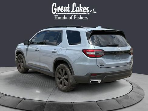 Used 2025 Honda Pilot Black Edition image 3