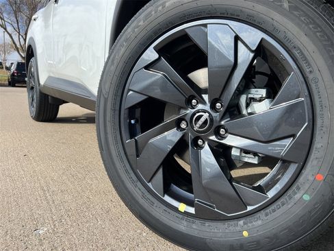 New 2026 Nissan Rogue SV image 7