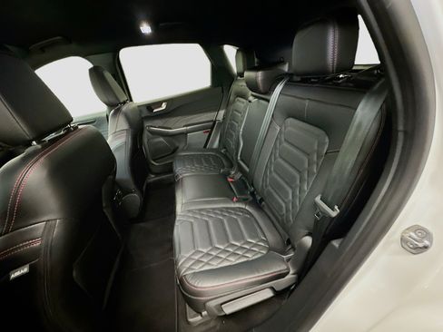 Used 2024 Ford Escape ST-Line Elite w/ Premium Technology Package AWD/4WD image 29