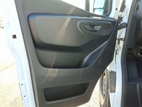 Used 2025 Mercedes-Benz Sprinter 2500 image 13