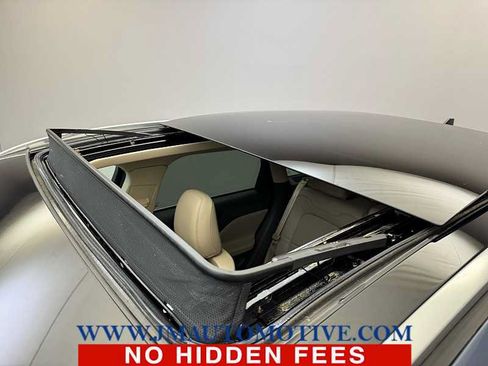 Used 2022 Lincoln Corsair AWD w/ Premium Package image 11