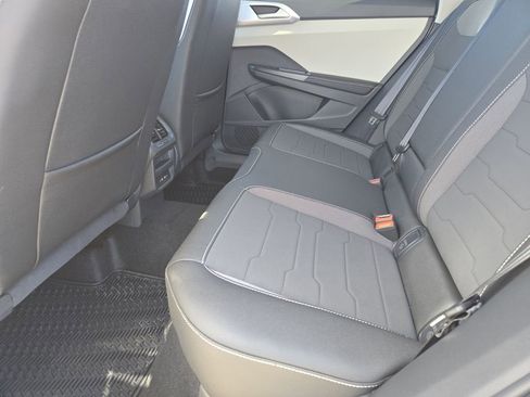 New 2026 Volkswagen Taos SE image 22