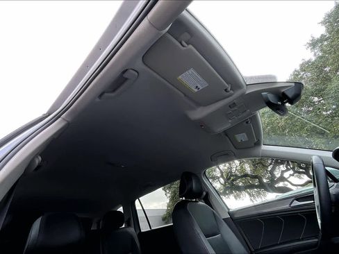 Used 2022 Volkswagen Tiguan SE image 13