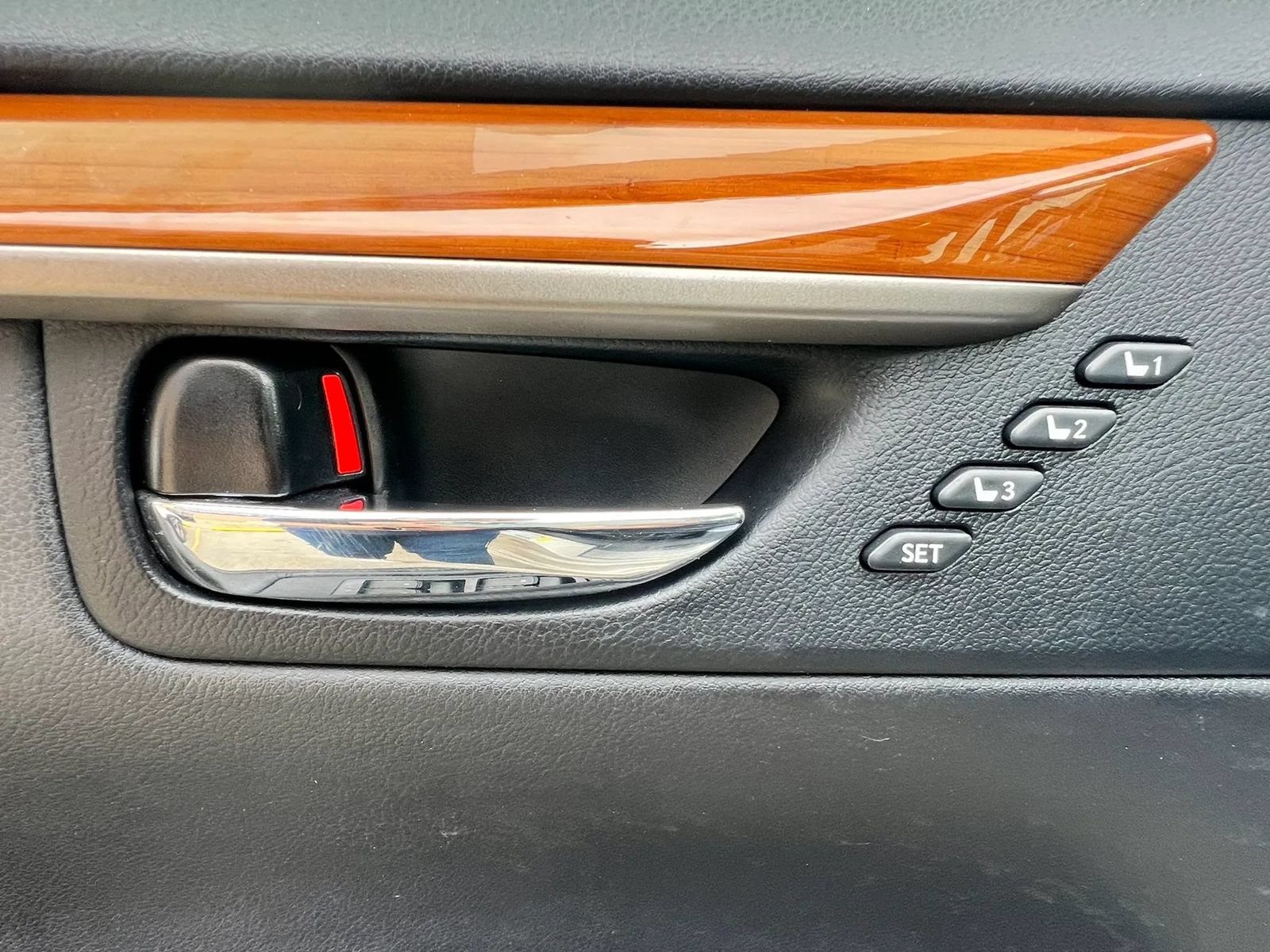Used 2013 Lexus ES 300h w/ Luxury Pkg FWD image 27