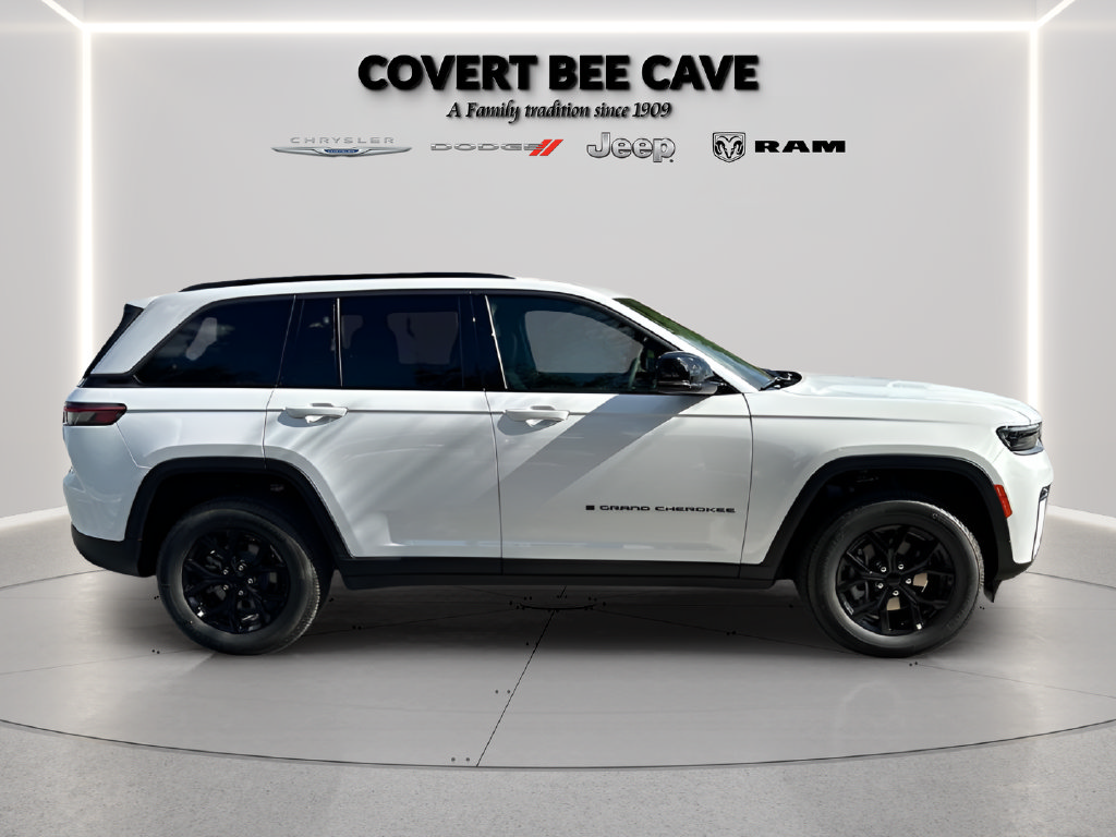 New 2026 Jeep Grand Cherokee Altitude RWD image 17