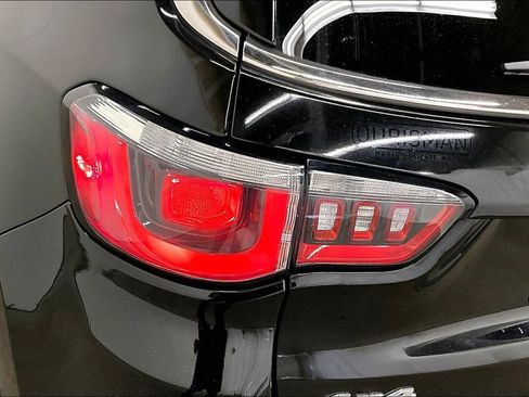Used 2019 Jeep Compass Limited AWD/4WD image 23