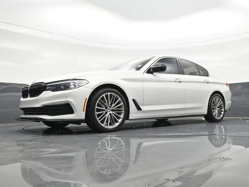 Used 2020 BMW 530i w/ Convenience Package RWD image 28