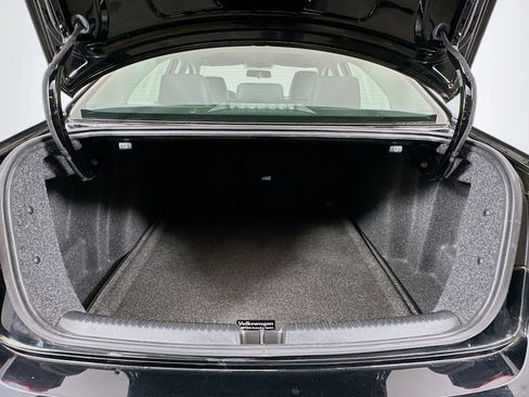 Used 2018 Volkswagen Jetta SE image 28