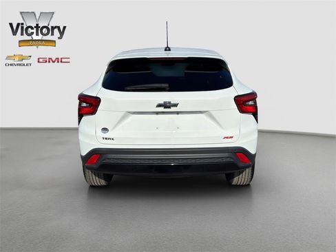 Used 2024 Chevrolet Trax RS w/ Driver Confidence Package image 5
