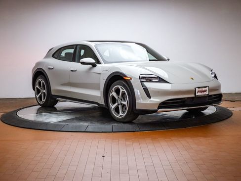 Certified 2022 Porsche Taycan 4 Cross Turismo image 14
