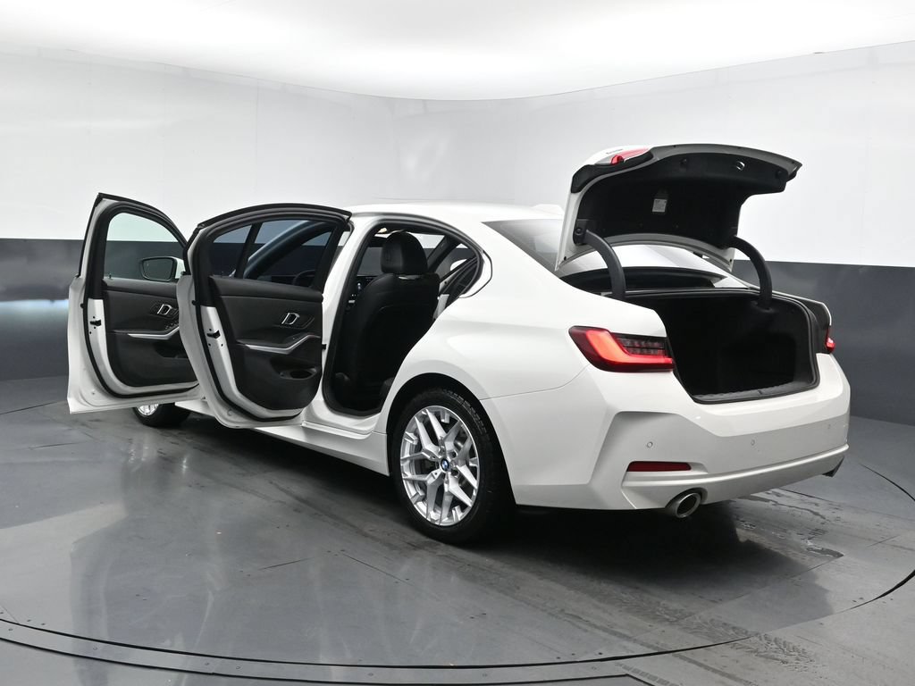 Used 2025 BMW 330i xDrive Sedan AWD/4WD image 31