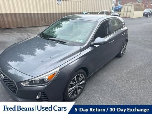 Used 2019 Hyundai Elantra GT FWD image 2
