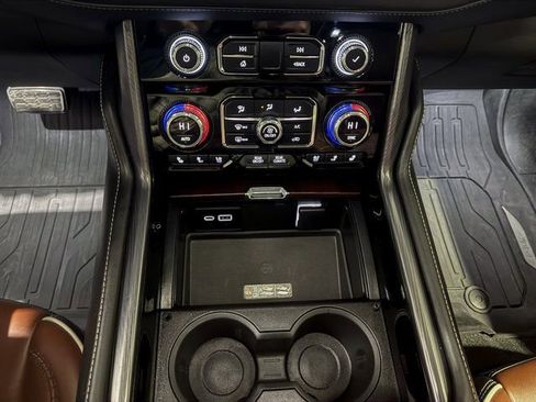 Used 2023 GMC Yukon Denali Ultimate image 13
