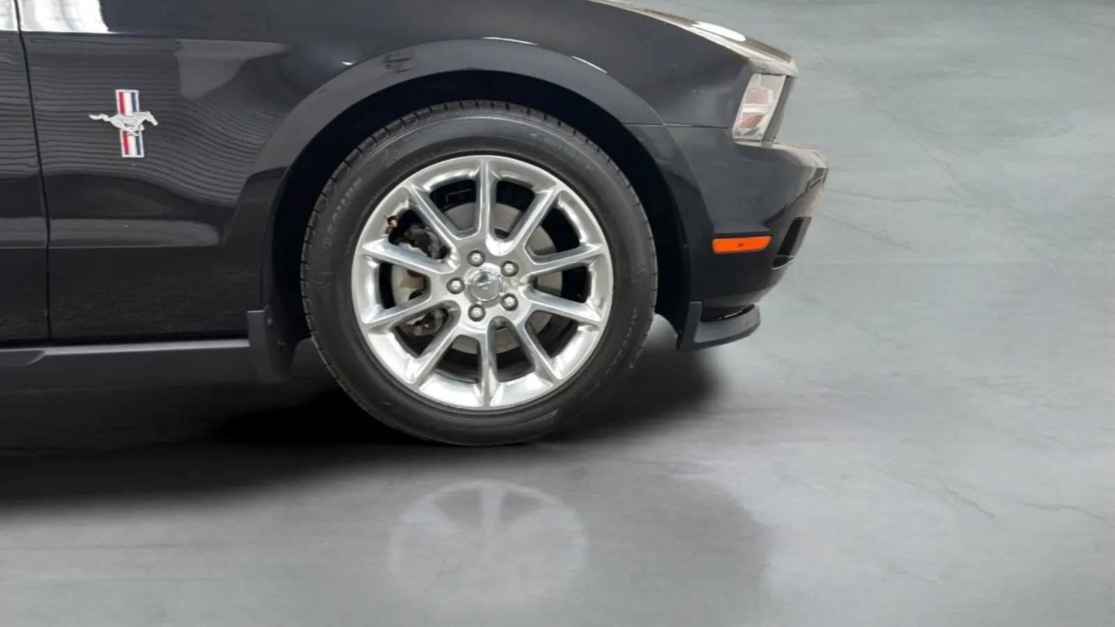 Used 2011 Ford Mustang Premium w/ 202A Rapid Spec Order Code RWD image 23