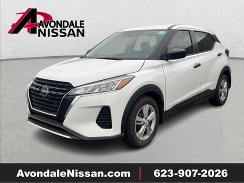 Used 2025 Nissan Kicks Play S image 1