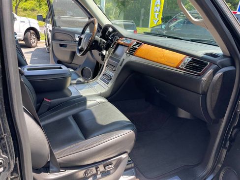 Used 2014 Cadillac Escalade Platinum image 34