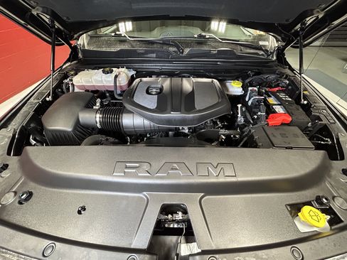 Used 2025 RAM 1500 Big Horn AWD/4WD image 19