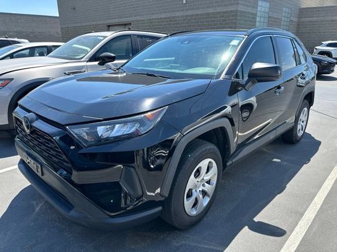 Used 2021 Toyota RAV4 LE FWD image 1