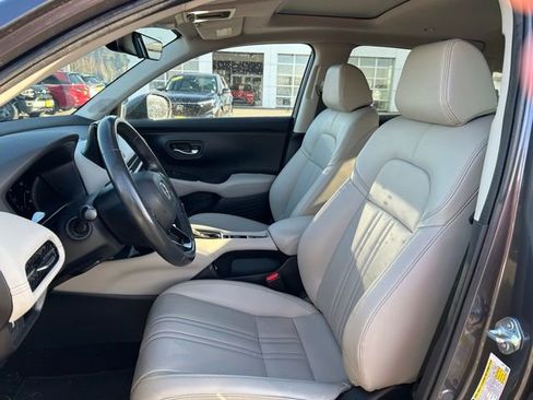 Used 2023 Honda HR-V EX-L image 12