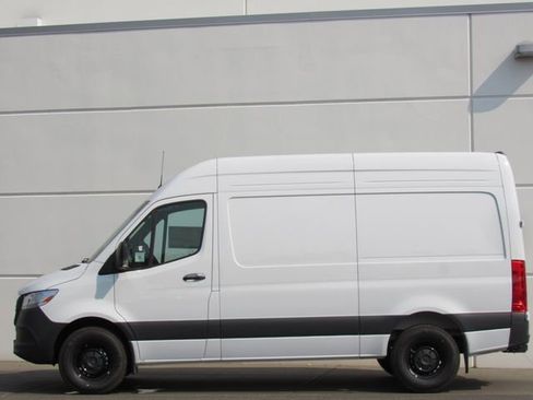 New 2025 Mercedes-Benz Sprinter 2500 image 4