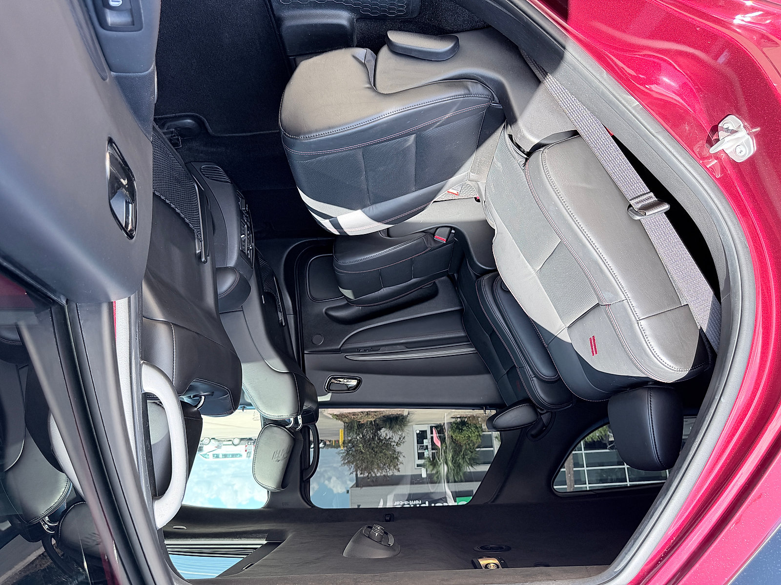 Used 2022 Dodge Durango R/T w/ Tow 'N Go Package AWD/4WD image 15