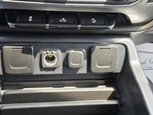 Used 2017 Chevrolet Silverado 1500 LTZ image 22