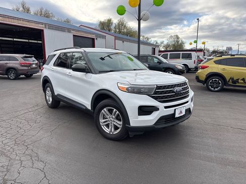 Used 2021 Ford Explorer XLT image 6