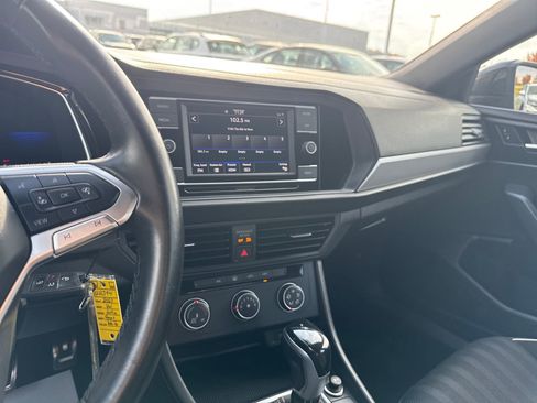 Used 2023 Volkswagen Jetta Sport image 18