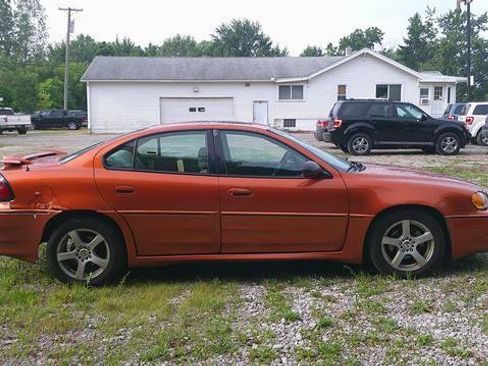 Used 2004 Pontiac Grand Am GT FWD image 3