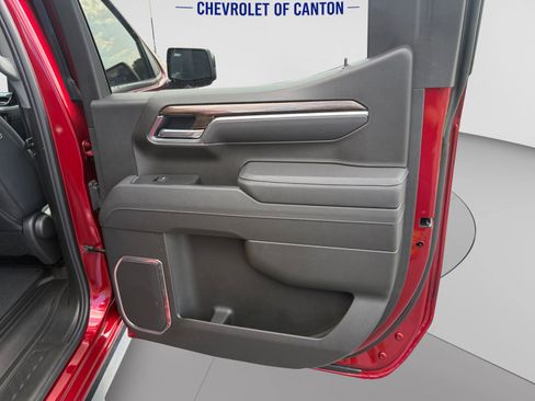 Used 2025 Chevrolet Silverado 1500 RST w/ Convenience Package II AWD/4WD image 16