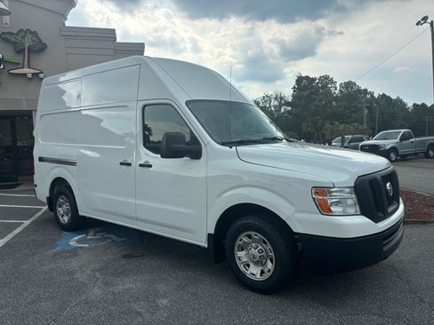 Used 2021 Nissan NV 2500 SV w/ Back Door Glass Package RWD image 3