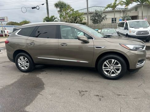 Used 2020 Buick Enclave Essence image 7