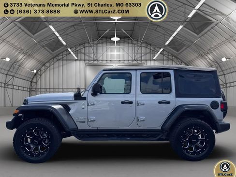 Used 2018 Jeep Wrangler Unlimited Sport AWD/4WD image 6