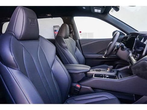 Certified 2026 Lexus TX 500h AWD w/ Technology Package image 32