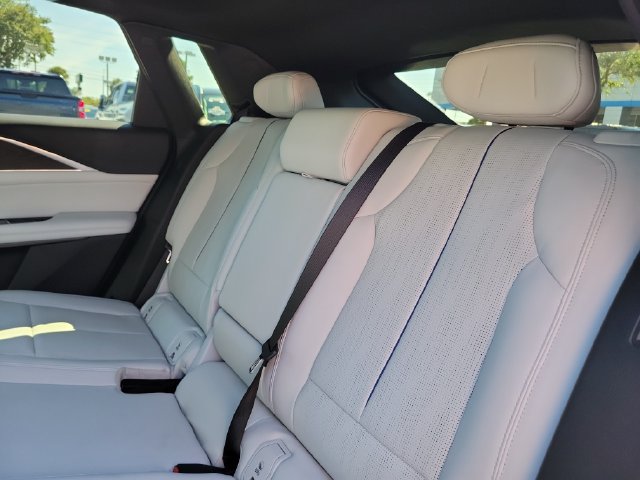 Used 2024 Cadillac Lyriq Luxury AWD/4WD image 21