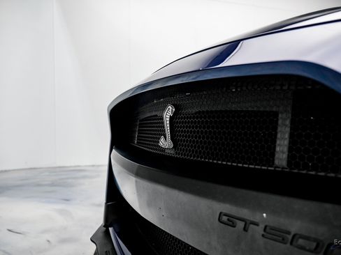 Used 2020 Ford Mustang Shelby GT500 w/ Carbon Fiber Track Pack image 27