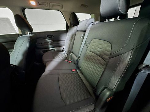 New 2025 Nissan Pathfinder SV w/ Black Appearance Package image 21