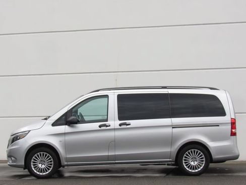 Used 2023 Mercedes-Benz Metris Passenger image 4