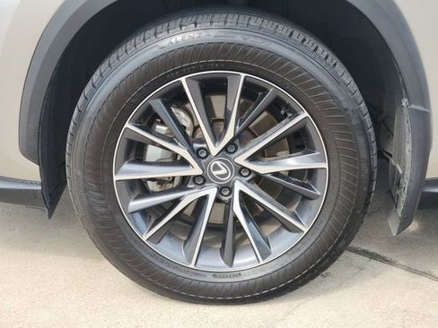 Used 2024 Lexus NX 250 FWD w/ Towing Package (2000 Lbs) image 10