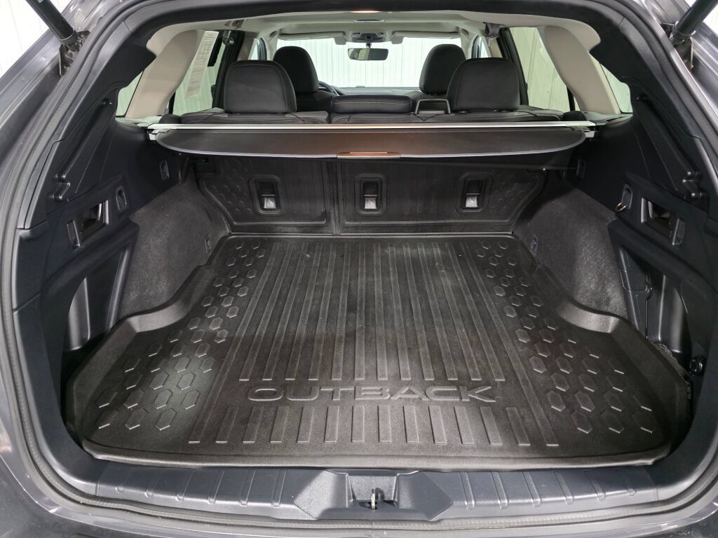Used 2020 Subaru Outback Onyx Edition XT AWD/4WD image 11