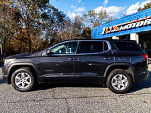 Used 2017 GMC Acadia SLE image 3