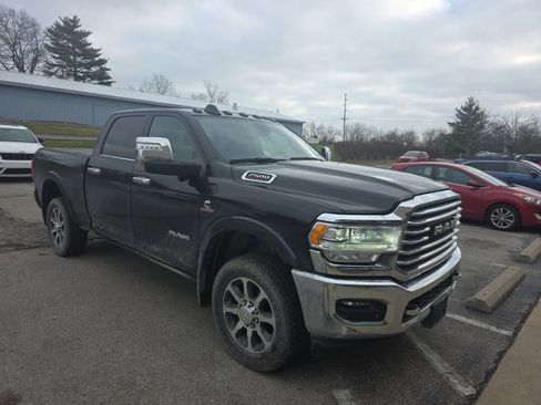 Used 2024 RAM 2500 Limited w/ Towing Technology Group image 3