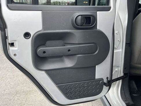 Used 2010 Jeep Wrangler Unlimited Sport image 16