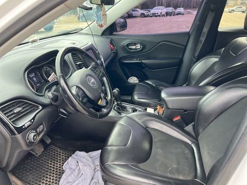 Used 2020 Jeep Cherokee Latitude Plus image 5