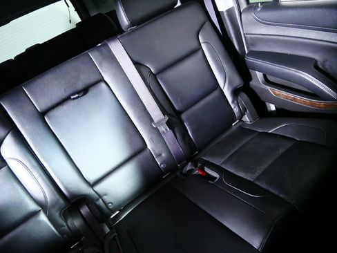 Used 2016 Chevrolet Suburban LT w/ Luxury Package AWD/4WD image 14